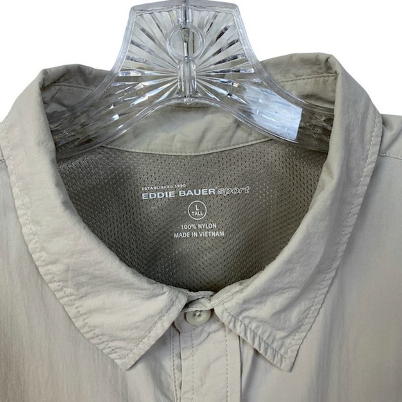 Men's EDDIE BAUER Sport Size L Tall Outdoor Shirt 100% Nylon Khaki Chest Pockets - Picture 2 of 8